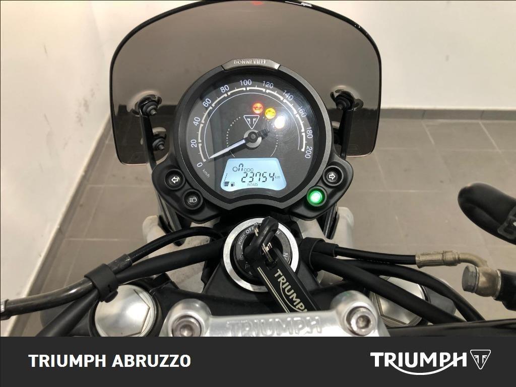 TRIUMPH Street Twin 900 